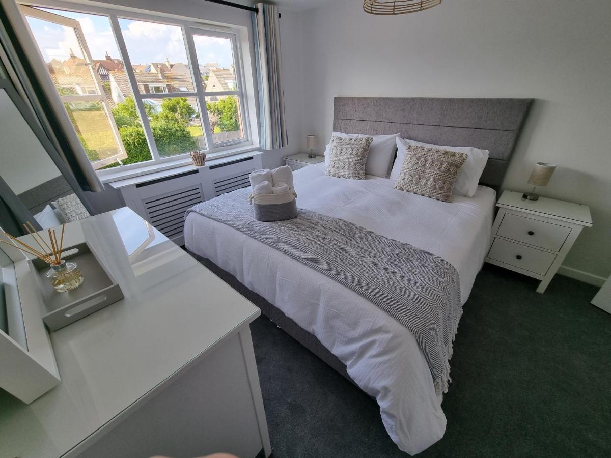 Apartmán Hightide - 2 Bed With Parking, Balcony & Sea View. Swanage Exteriér fotografie