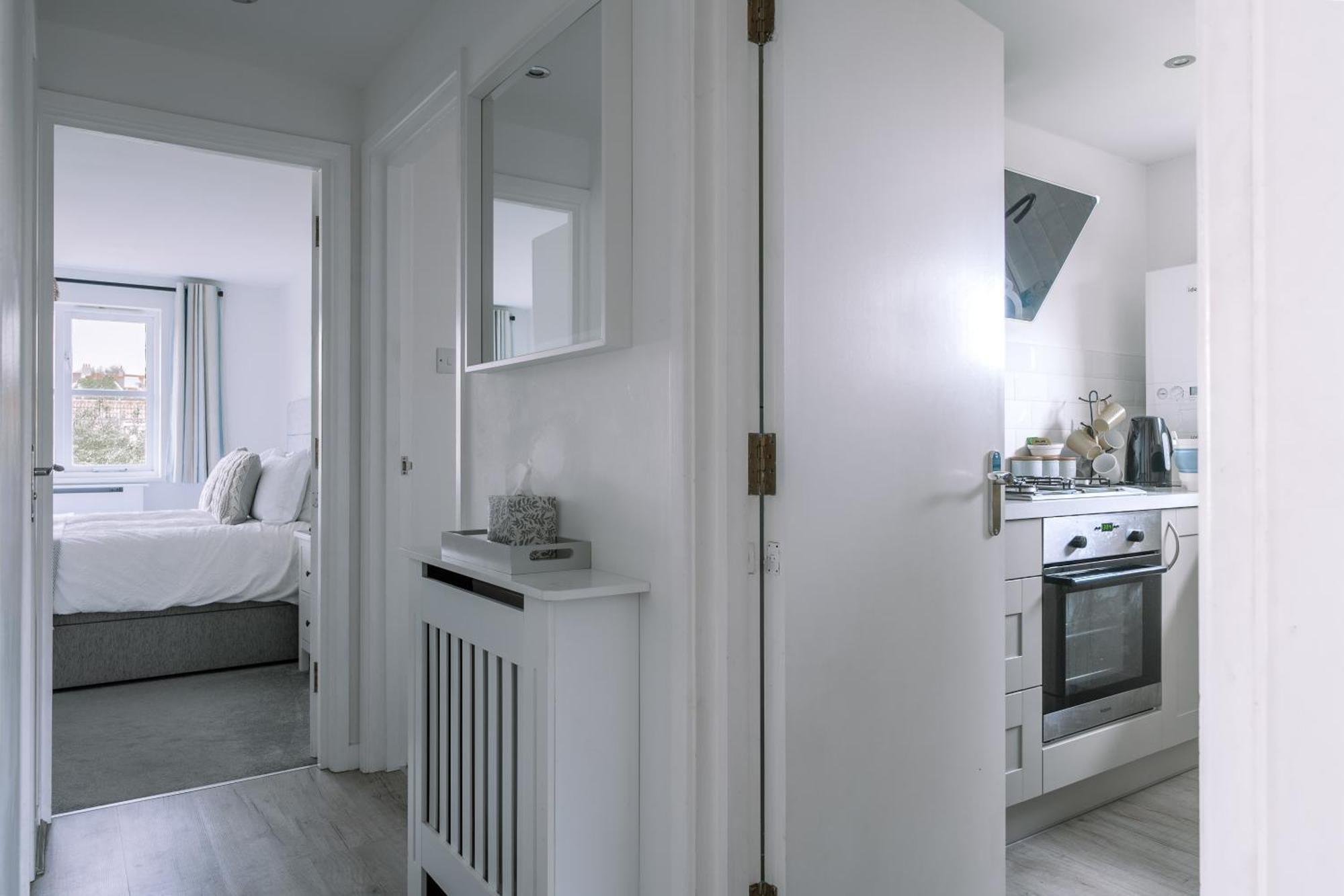 Apartmán Hightide - 2 Bed With Parking, Balcony & Sea View. Swanage Exteriér fotografie